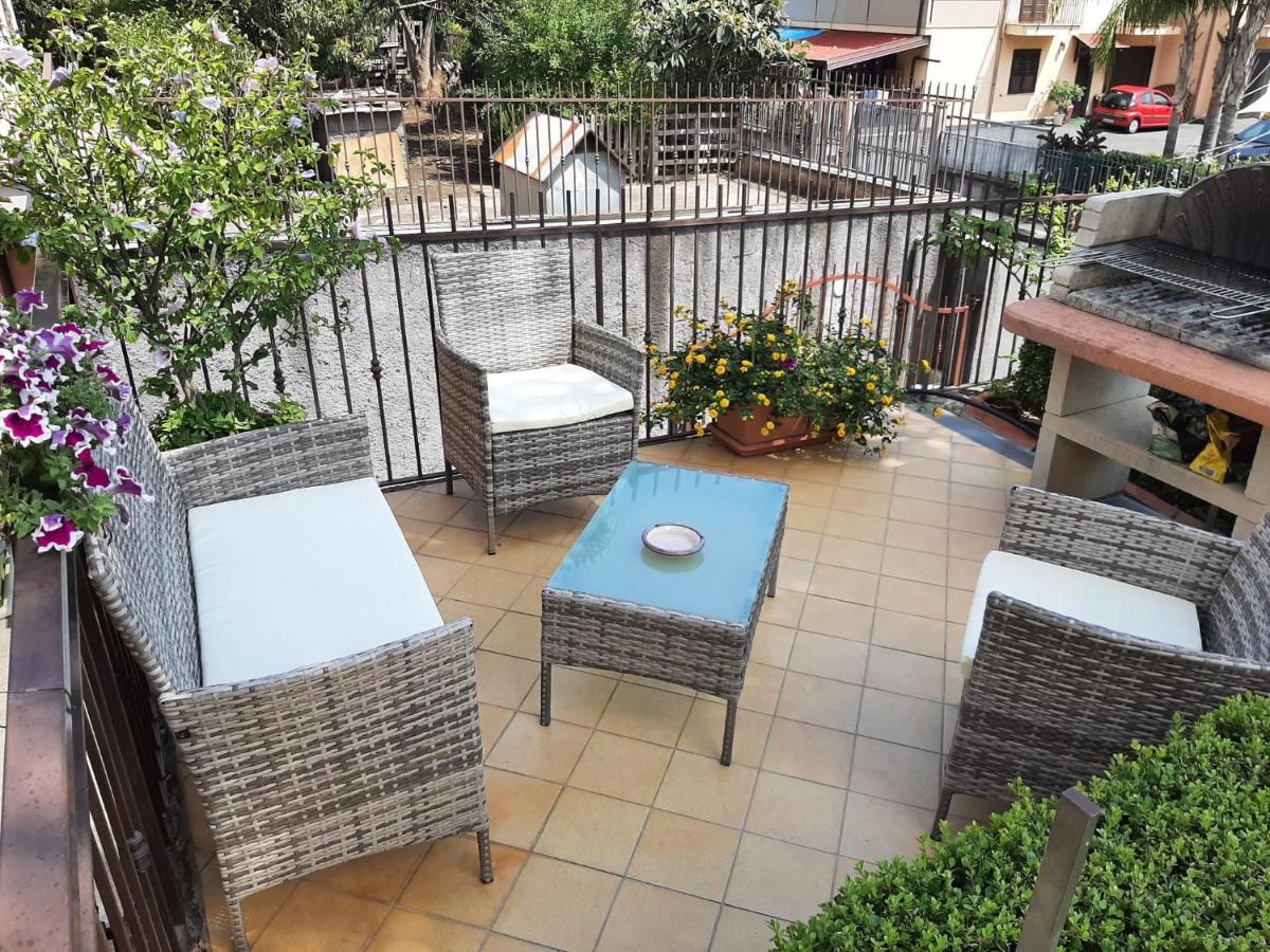 Casa vacanze ETNA COCUS Santa Venerina Esterno foto