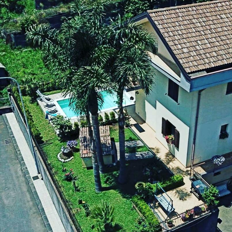Casa vacanze ETNA COCUS Santa Venerina Esterno foto